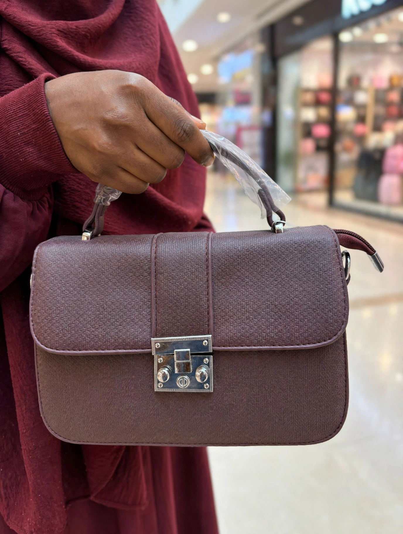 handbag mall display handbag mall display